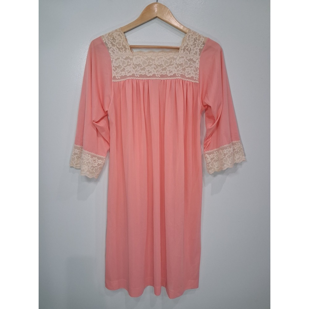 Vintage Coral Pink Lace Trim Nightgown 3/4 Sleeve Square Neck Knee Length Gown